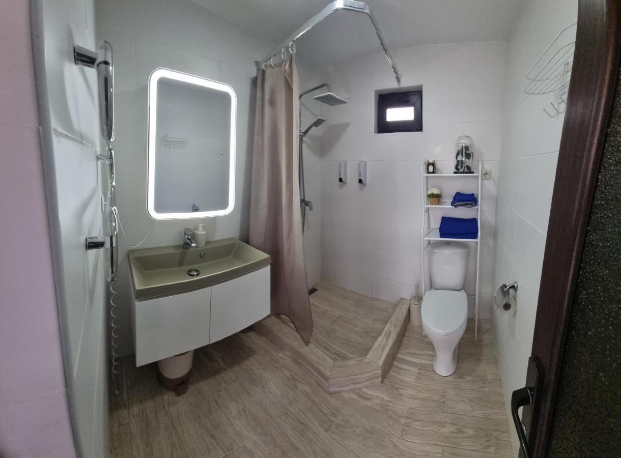 Гостевой Дом "Даниэлла" Hotel Gagra Luaran gambar
